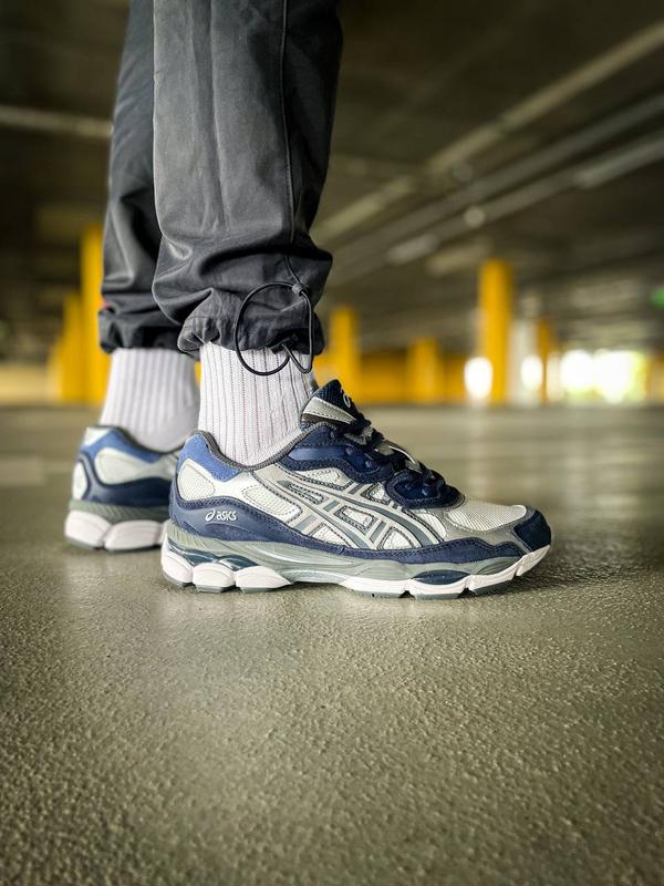 ノスタルジー29 Мужские кроссовки asics gel-nyc navy steel ассикс синего цвета