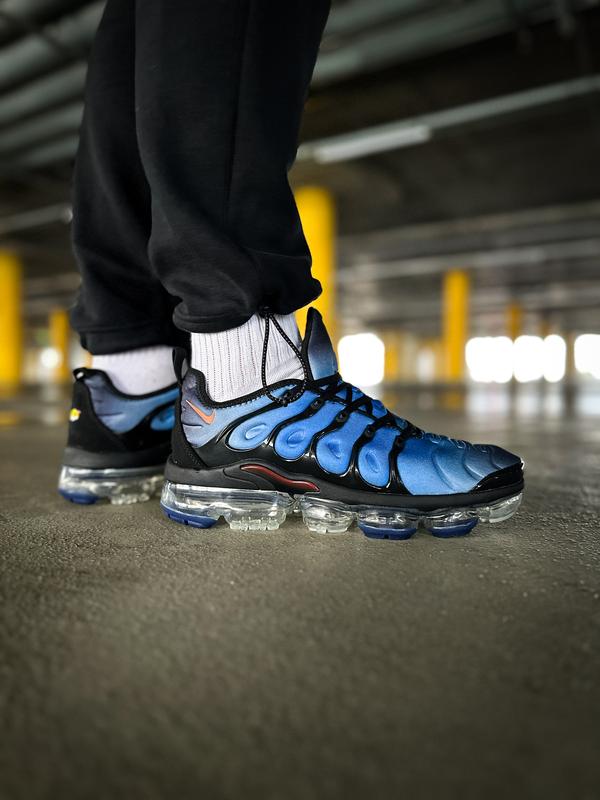 Nike air vapormax plus blue and orange best sale