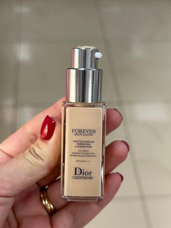 ファンデーション Dior FOREVER SKIN GLOW Dior forever skin glow - тональна основа # 0.5n — ціна 1250 грн у