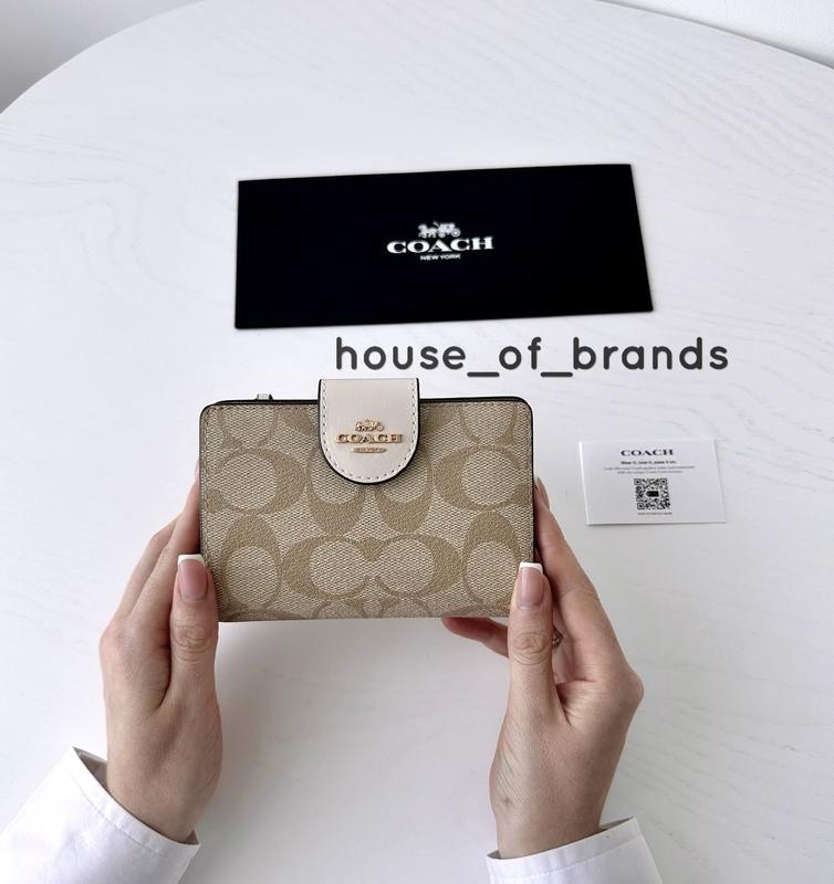 Zip wallet coach sale