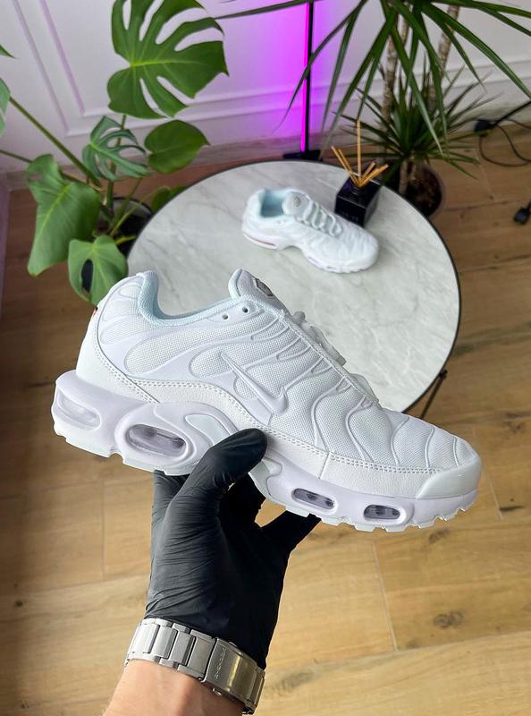 Прекрасные женские и мужские кроссовки nike air max tn plus white