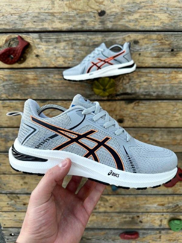 Iniesta asics best sale