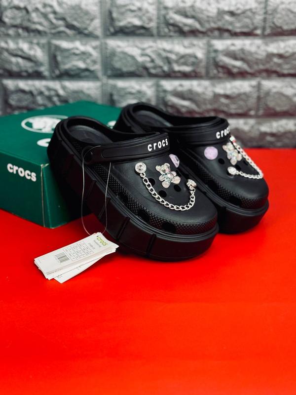 Хит 2024 женские кроксы на высокой подошве с джибитсами тапочки уличные ...