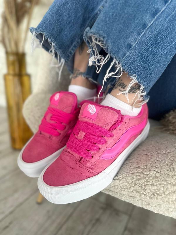 Pink and white low top vans hot sale
