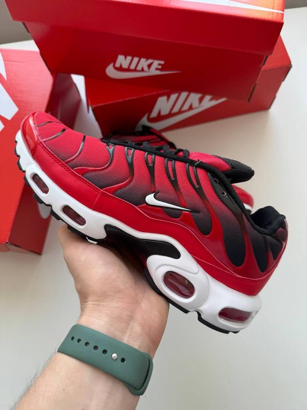 Р.43, 44 кроссовки nike air max plus tn red white black nk157