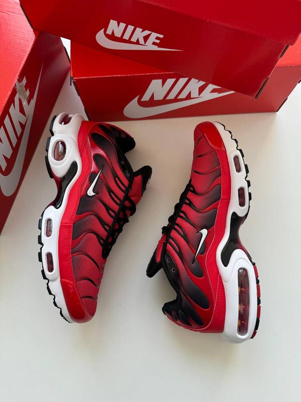 Р.43, 44 кроссовки nike air max plus tn red white black nk157