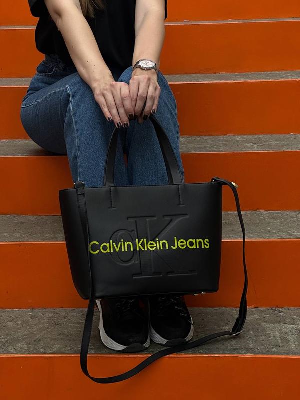 167041239 Afslappet calvin Klein Luxe leather wallet Afslappet calvin klein tote bag 1800