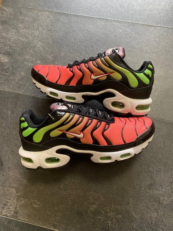 nike air max plus gs green strike flash crimson Nike 2500