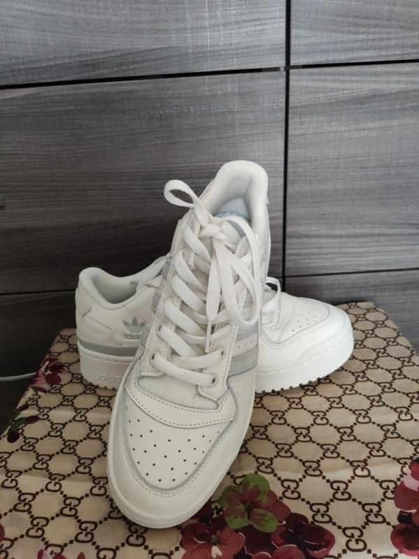 didas forum bolt stripes. 2300 167957157