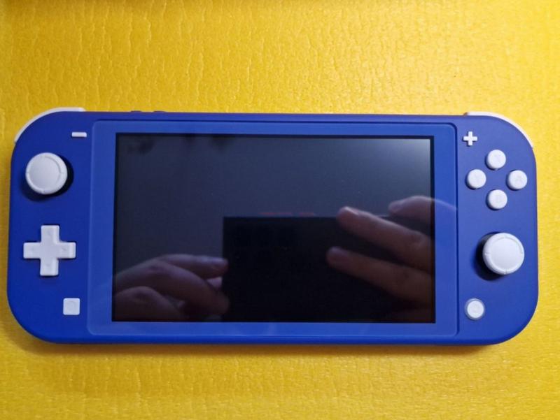Прошитая nintendo switch lite 32+128 gb kefir новая (чипированая