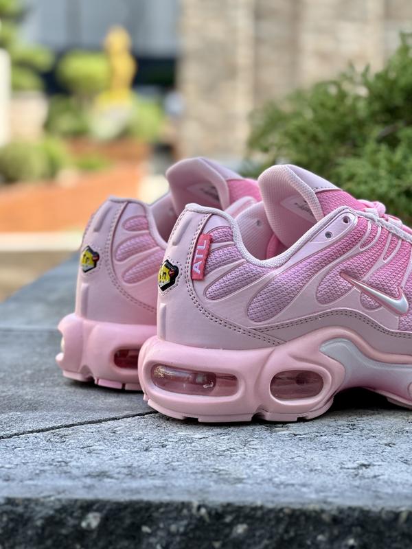 Nike air max tn plus pink — цена 2600 грн в каталоге Кроссовки