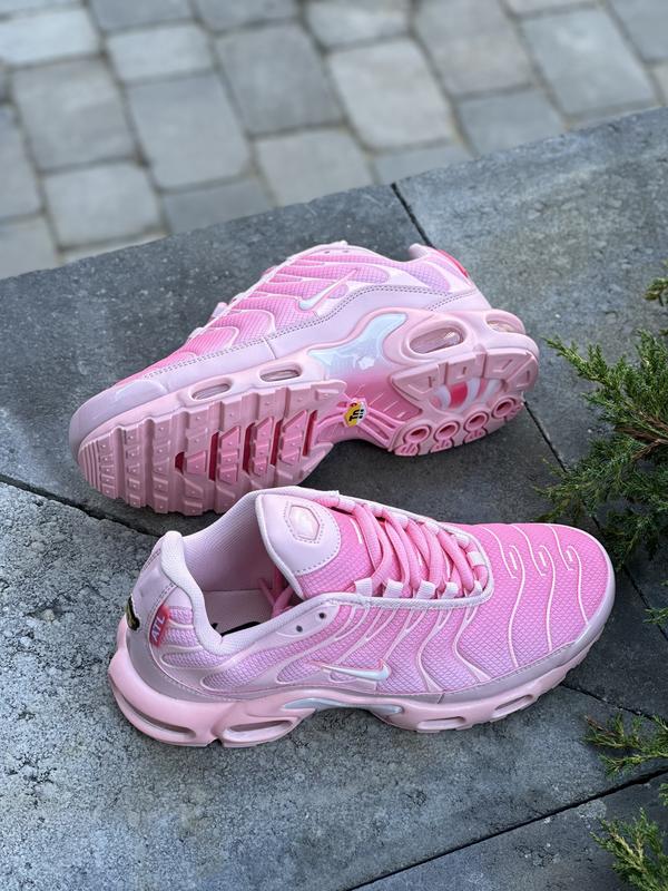 Nike air max tn plus pink — цена 2600 грн в каталоге Кроссовки