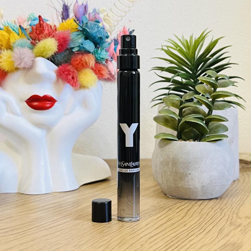 Yves Saint Laurent Ysl saint laurent skinny fit faded jeans y pour homme eau de parfum 799