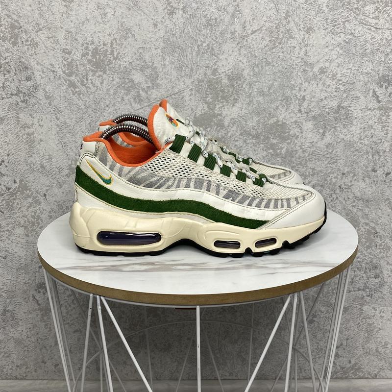 161893902 marks the 30th anniversary of the Nike Air Max 90 silhouette nike air max 95 era 1299