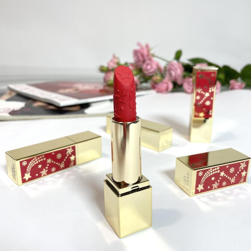 Помада estee lauder pure color envy crème - starlet red. оригинал estée ...