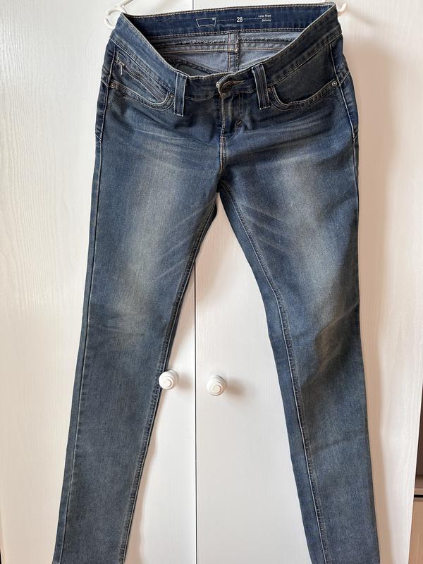 Levi's low rise skinny discount