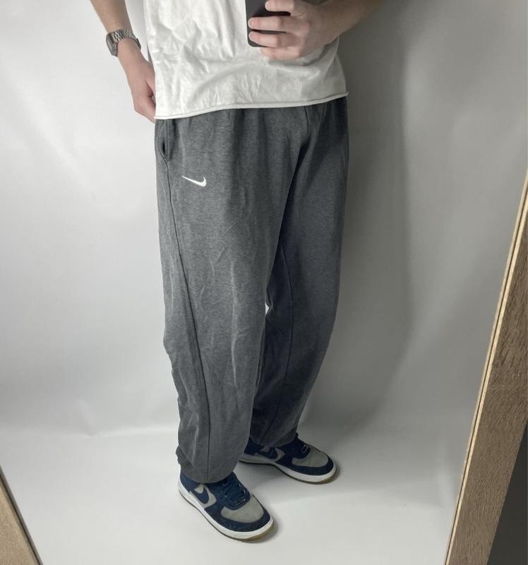 Широкі сірі спортивки nike вінтаж найк штаны серые loose fit — ціна 840 ...