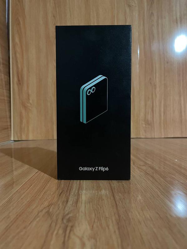 Телефон samsung galaxy z flip6 — цена 30000 грн в каталоге Смартфоны и ...