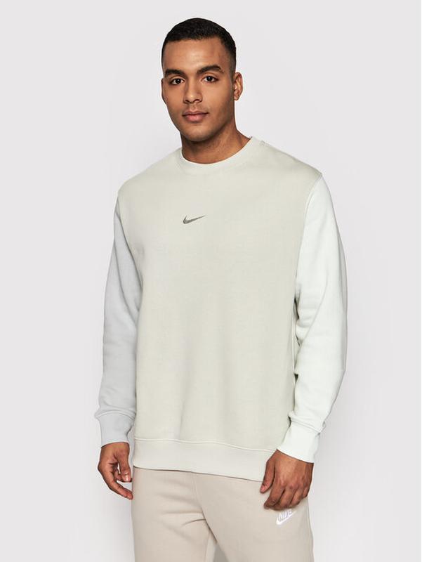 Nike sportswear swoosh best sale