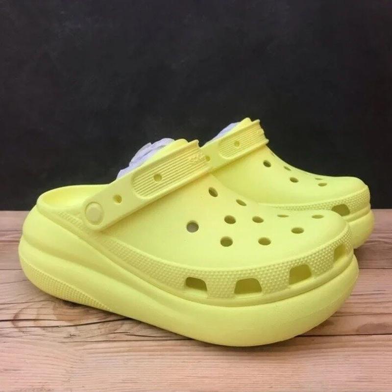 Кроксы платформа желтые crocs classic crush sulphur — цена 1849 грн в ...