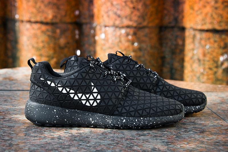 Nike roshe run metric qs black — цена 1100 грн в каталоге Кроссовки ✓  Купить женские вещи по доступной цене на Шафе | Украина #25753751