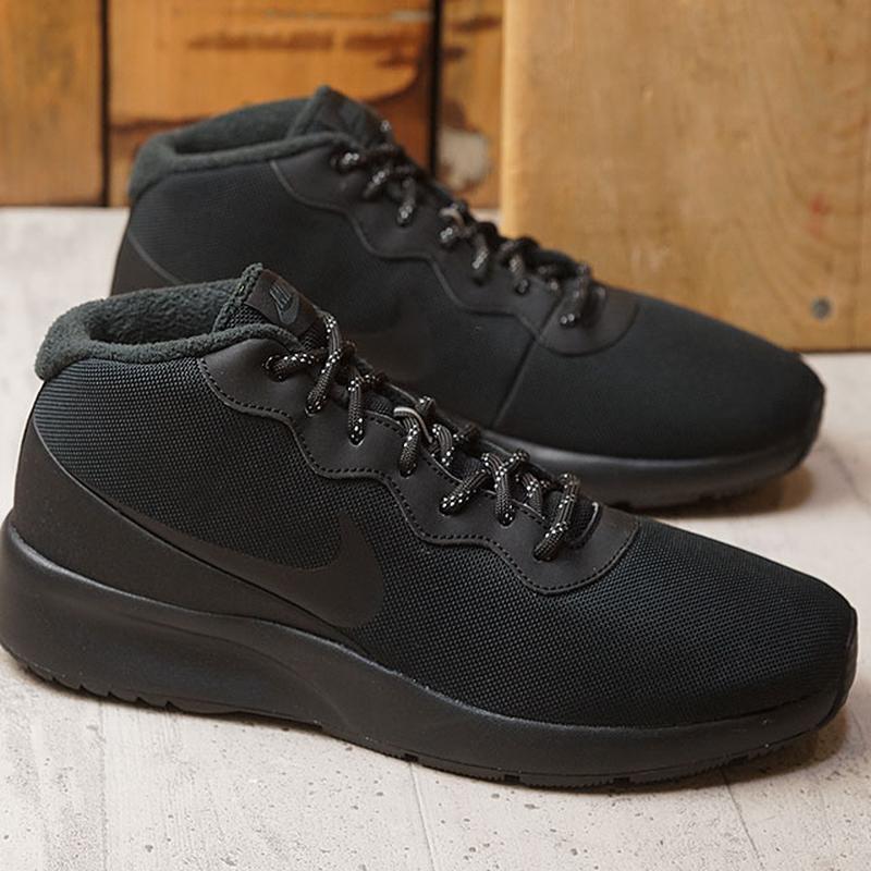 nike tanjun chukka mid