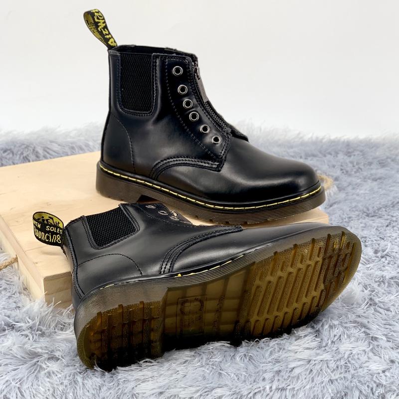 dr martens 101 gusset