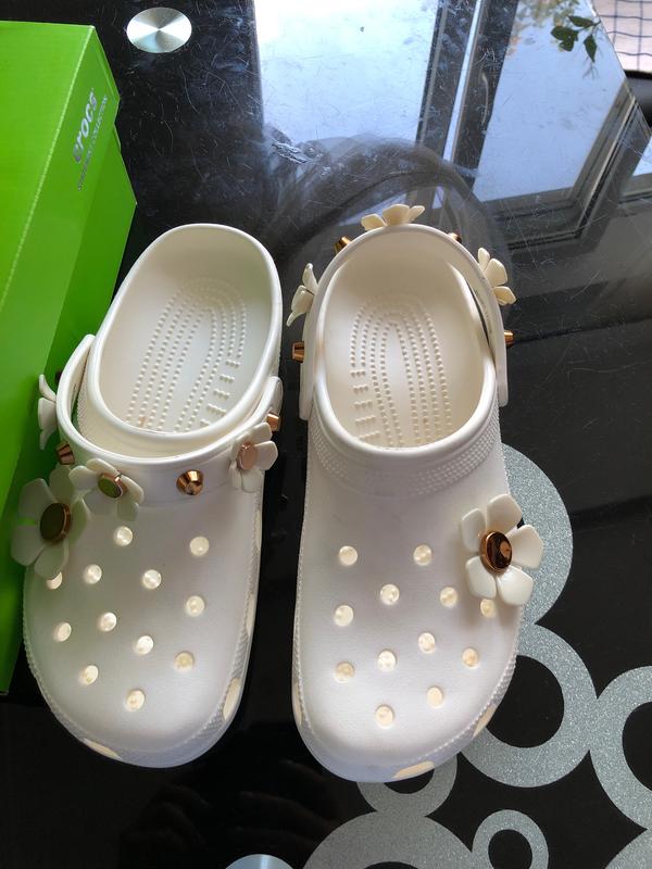 classic metallic blooms clog