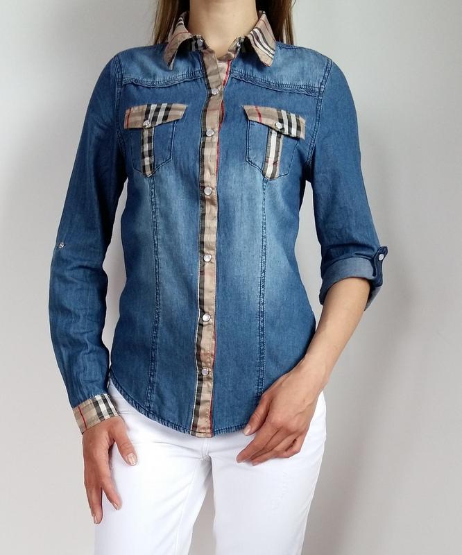 Расширить джинсовую. Рубашки джинсовые комбинированные. Джинсовая рубашка комбинированная. Джинсовая рубашка женская комбинированная. Переделка джинсовой рубашки.