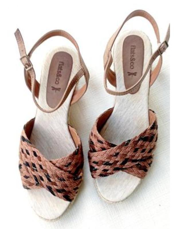 Босоножки на танкетке на широкую ногу — цена 350 грн в каталоге ...