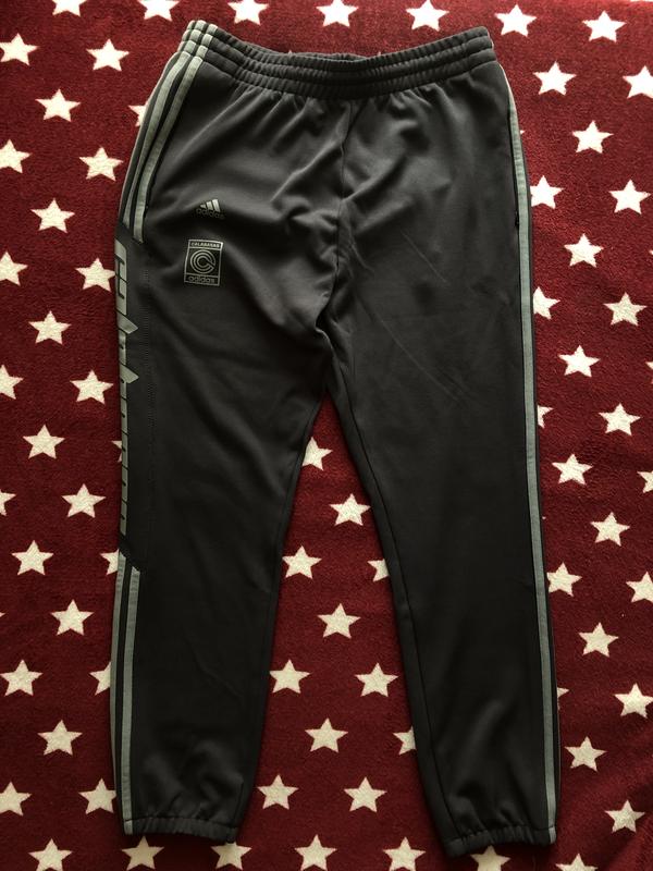 Штаны adidas calabasas by yeezy — цена 2000 грн в каталоге Спортивные штаны  ✓ Купить мужские вещи по доступной цене на Шафе | Украина #26224457