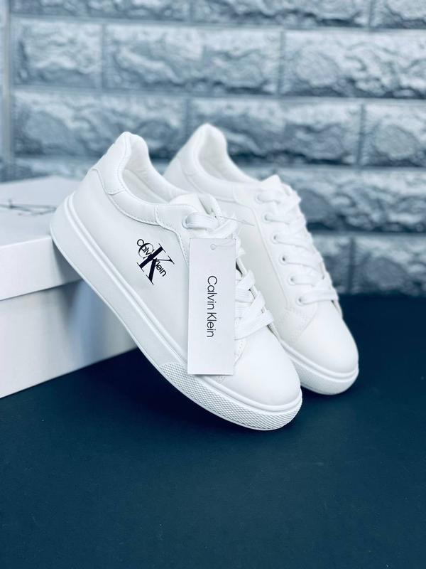Стильные женские кроссовки calvin klein, весенние белые кроссы кельвин ...