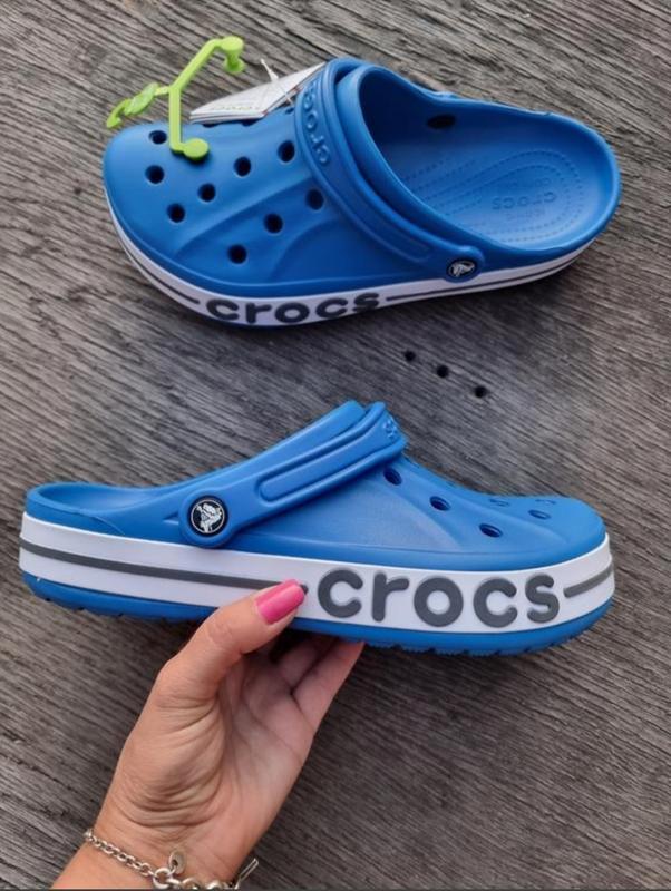 Crocs serena sandals discount