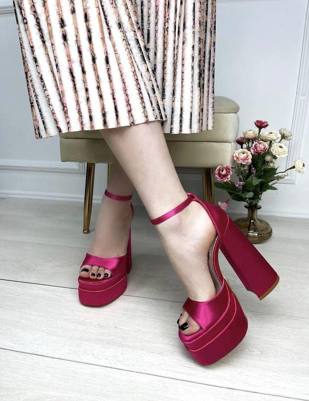 Босоножки на каблуках с квадратным носком розовые бежевые — цена 1400 ...