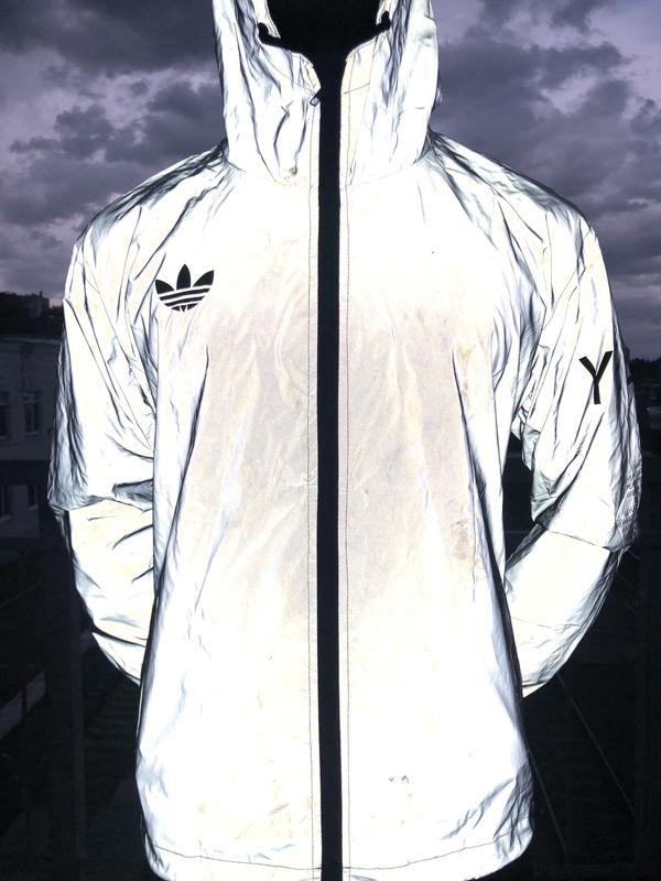 Рефлективная куртка ветровка adidas yeezy — цена 1399 грн в каталоге  Ветровки ✓ Купить мужские вещи по доступной цене на Шафе | Украина #24320633