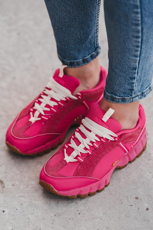 Nike humara x jacquemuse жіночі брендові кросівочки демісезон малинові ...