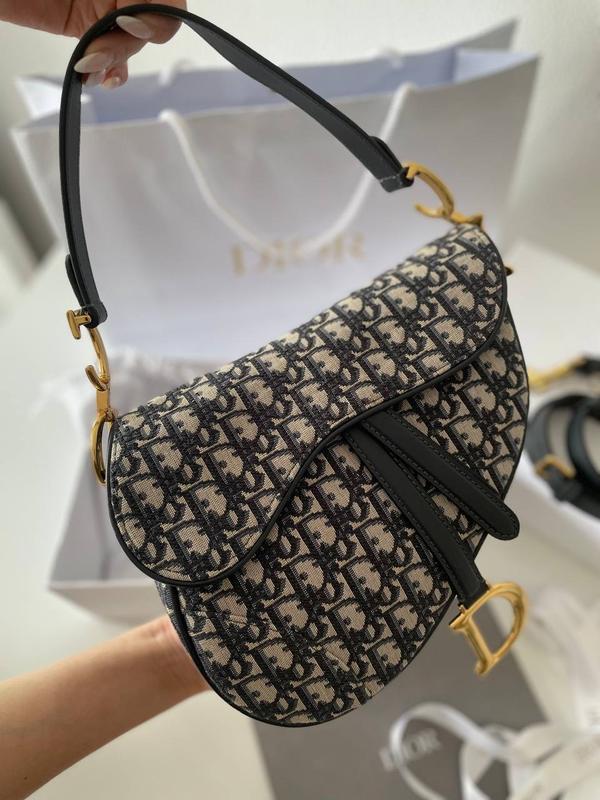 Женская сумка диор седло dior saddle bag — цена 31400 грн в каталоге ...
