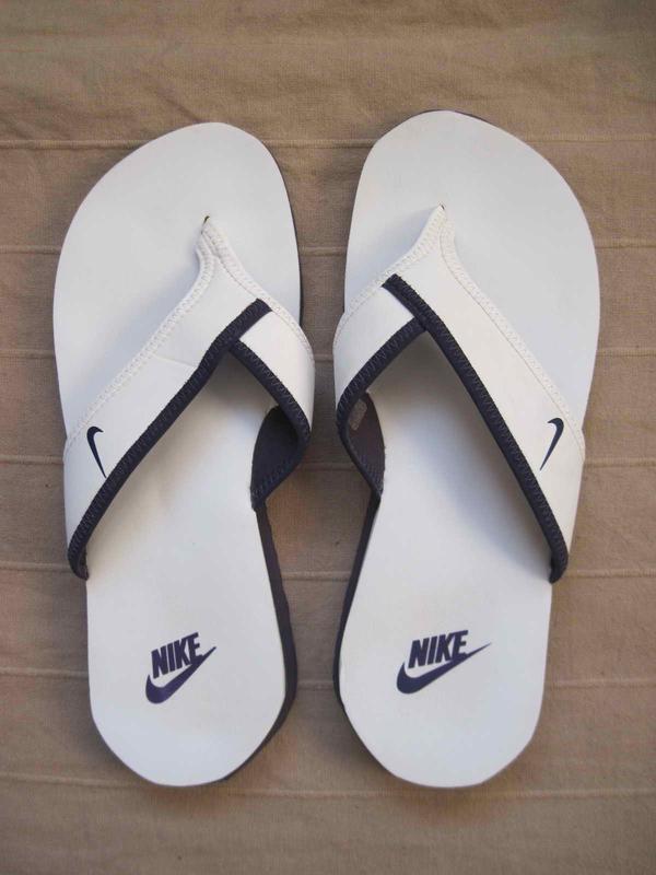 nike celso thong plus