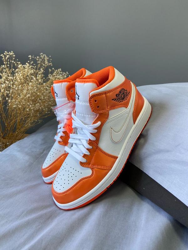 Женские кроссовки джордан найк 1 nike jordan retro 1 mid, жеэнские ...