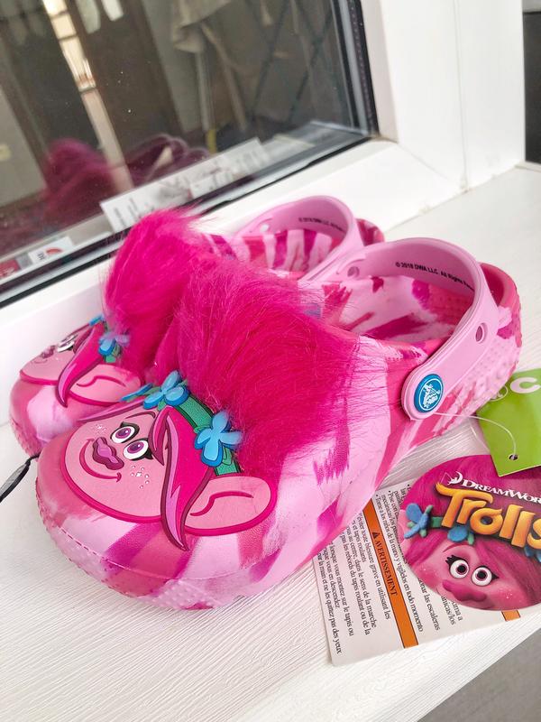 crocs trolls