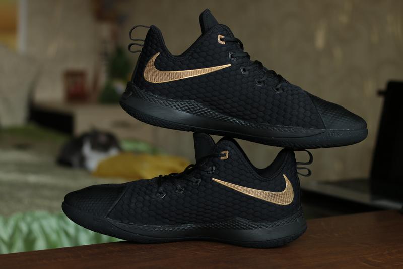 lebron witness 3 black gold