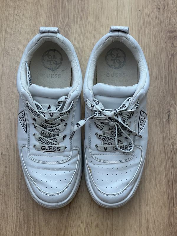 Оригинальные женские кроссовки от guess — цена 850 грн в каталоге ...