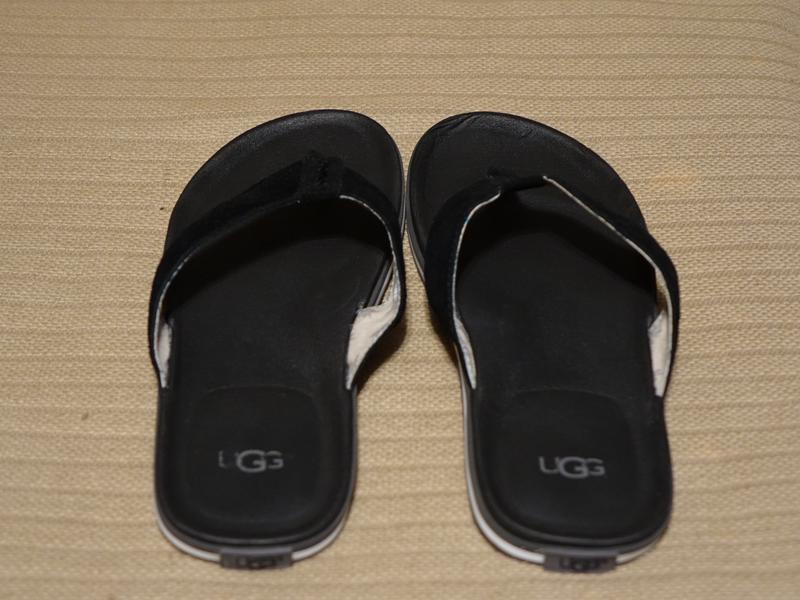 ugg beach flip flop