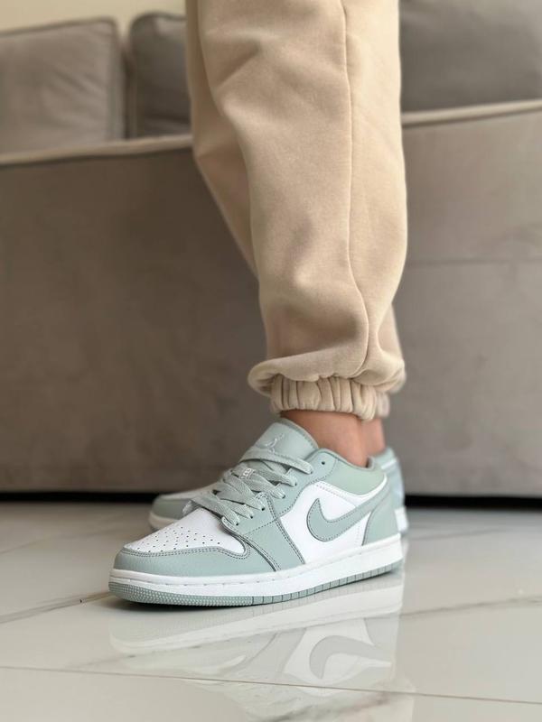 Jordan low tops retro discount