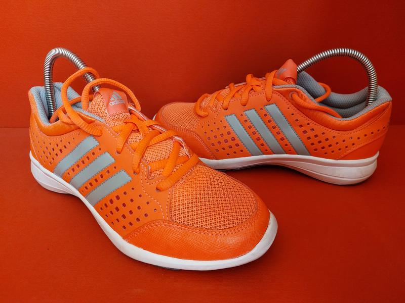 Кроссовки для бега adidas arianna ii 35р. 22.5 см — цена 600 грн в каталоге  Кроссовки ✓ Купить женские вещи по доступной цене на Шафе | Украина  #124821134