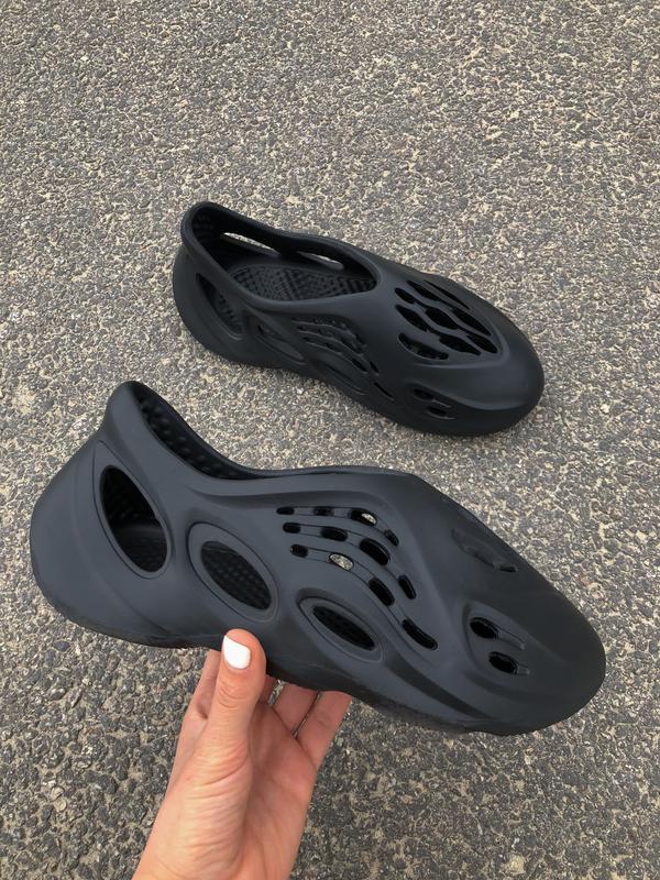 Adidas yeezy foam runner black — цена 950 грн в каталоге Кроссовки ...