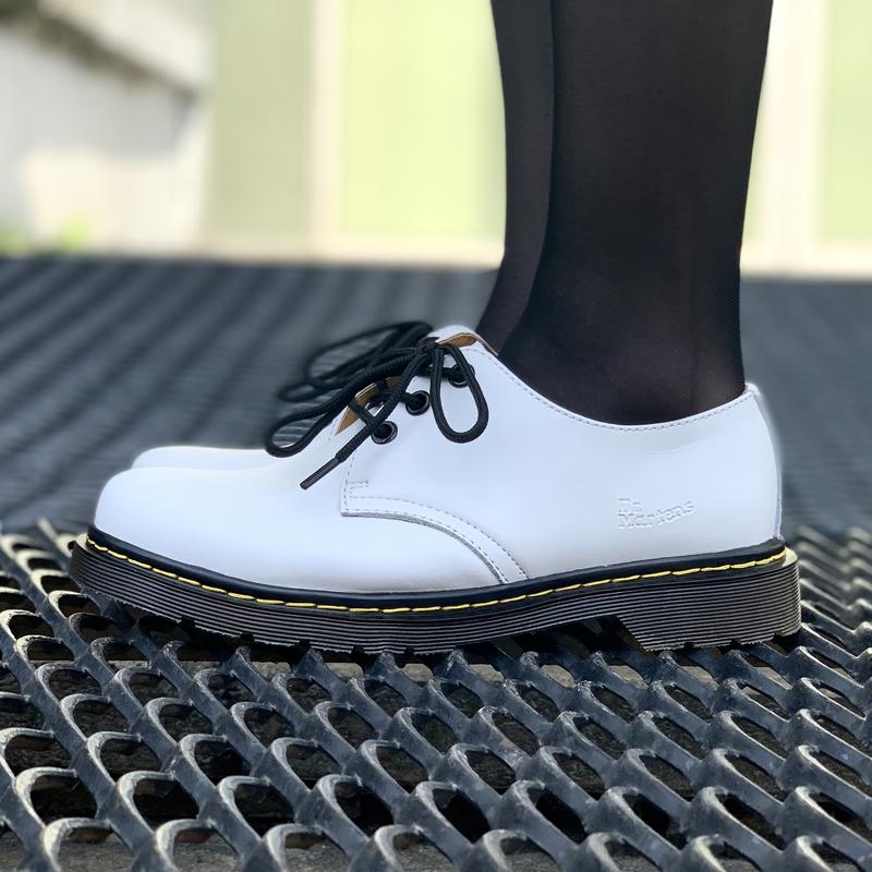 Doc martens hot sale 1461 white