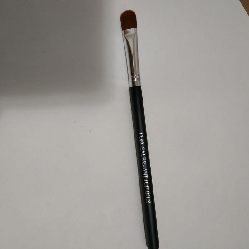 beau gachis concealer brush
