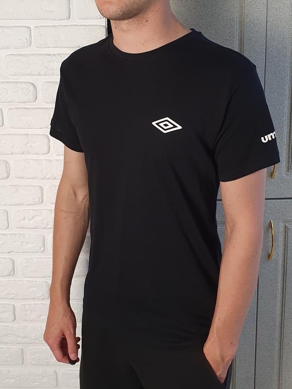 Чоловіча бавовняна чорна футболка umbro / умбро оригінал — ціна 317 грн ...
