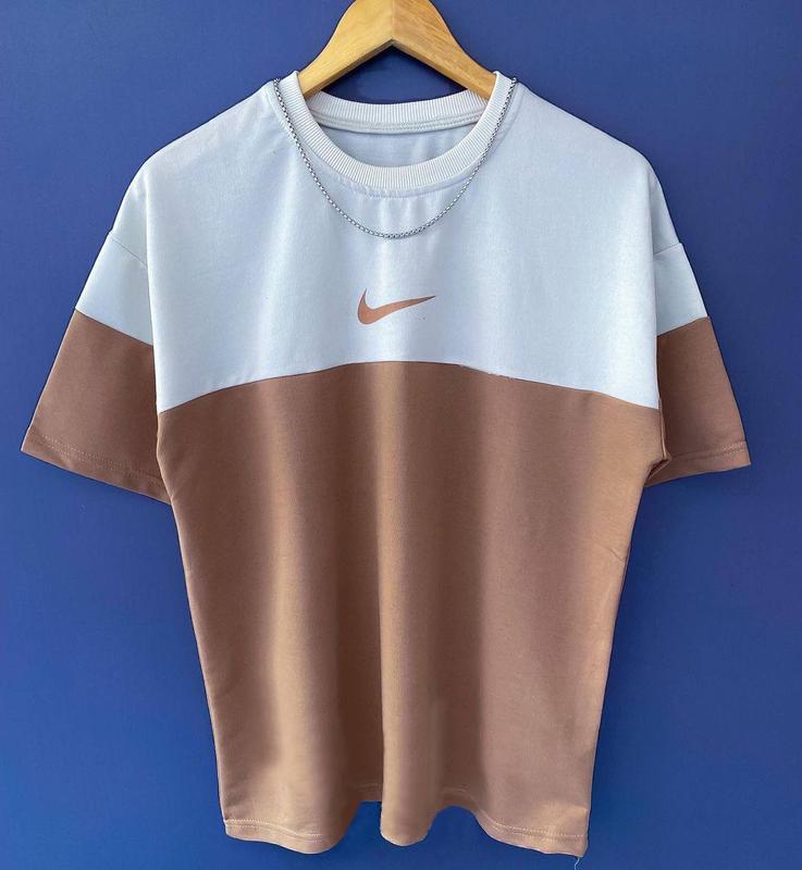 Чоловіча оверсайз футболка nike білого з зеленим кольорів — ціна 845 ...